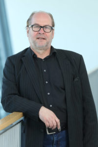 Dr. Bernd Flessner